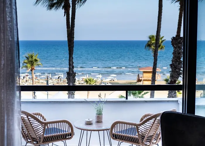 Quattro Beachfront Sea View Ap 206 * Larnaca